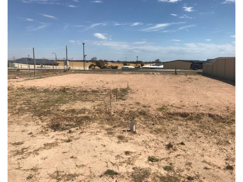 10 Keen Street, Moonta Bay SA 5558