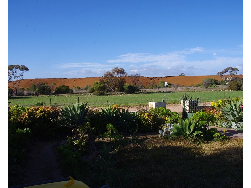 35 Searle Lane, Moonta Mines SA 5558