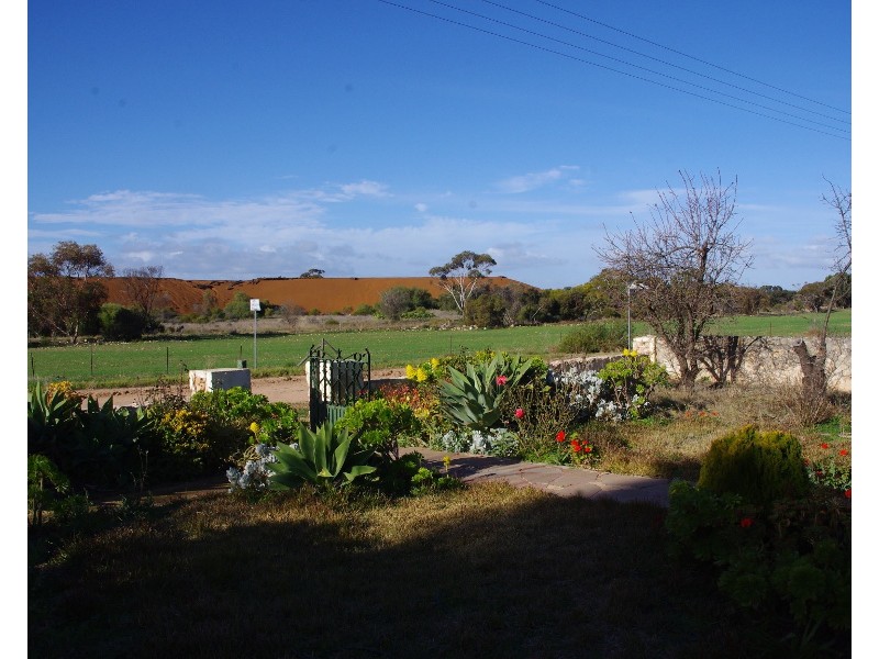 35 Searle Lane, Moonta Mines SA 5558