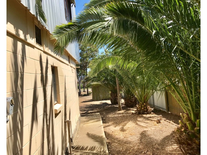 33 Randolph Street, Port Hughes SA 5558