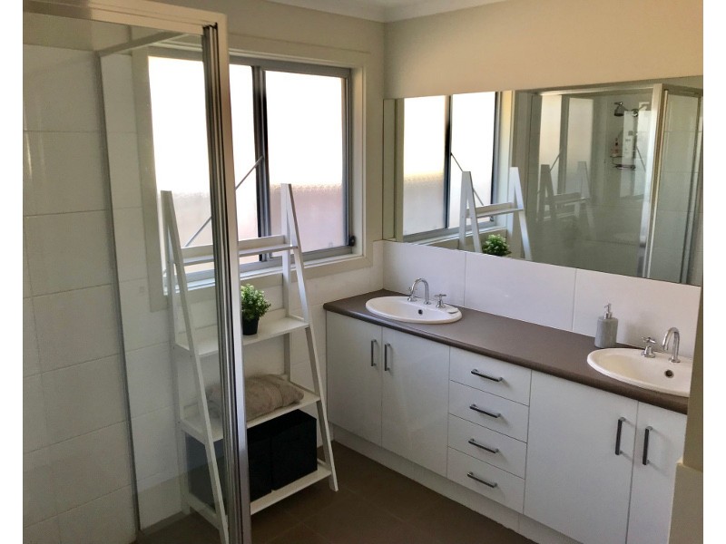 9 Hazel Street, Moonta Bay SA 5558