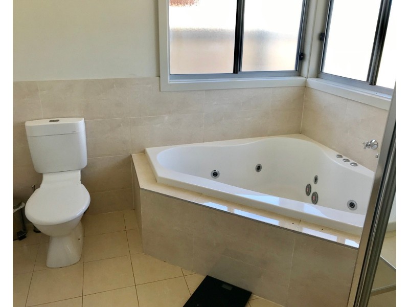 9 Hazel Street, Moonta Bay SA 5558