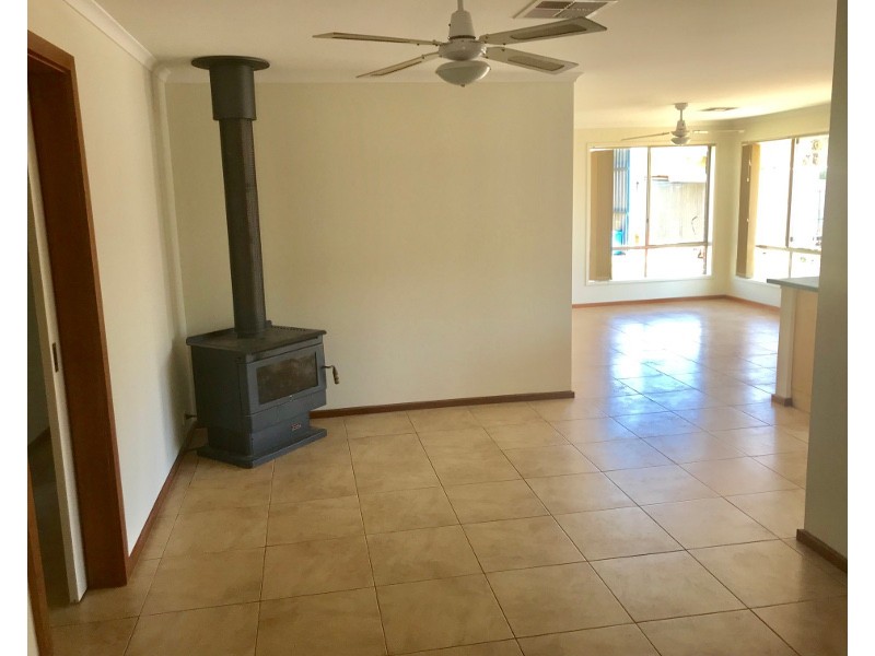 34 Moontana Avenue, Moonta Bay SA 5558