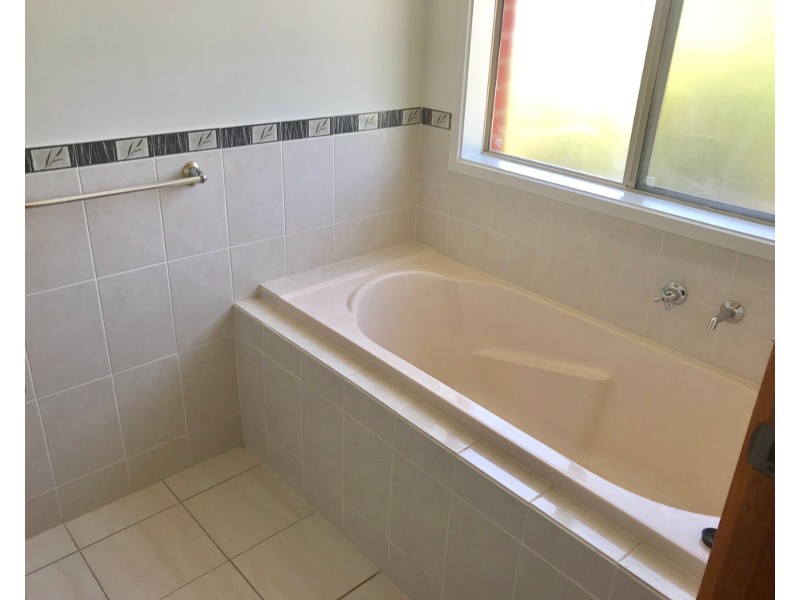 34 Moontana Avenue, Moonta Bay SA 5558