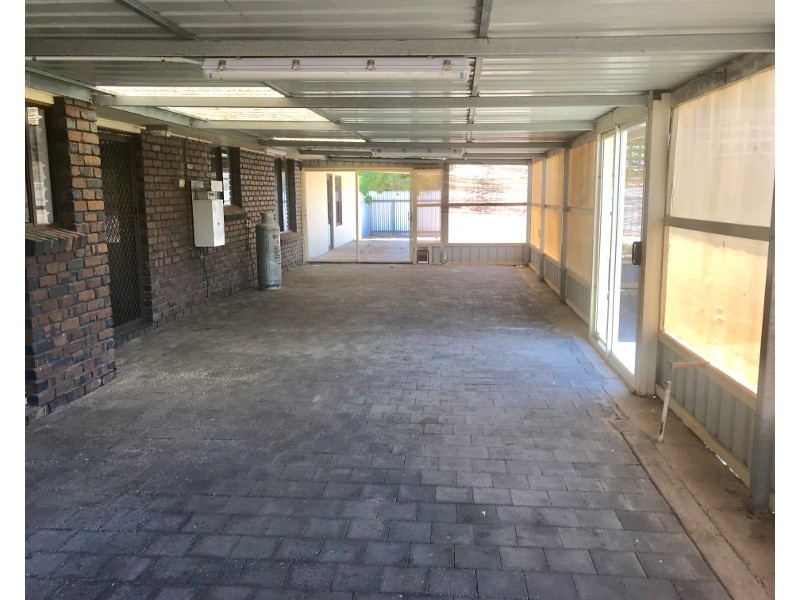 1 Nankivell Street, Moonta Bay SA 5558