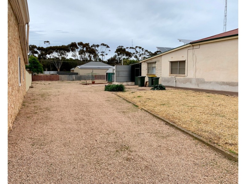 25 Caroline Street, Moonta SA 5558