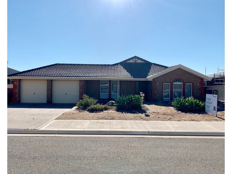 8 Gill Street, Moonta Bay SA 5558