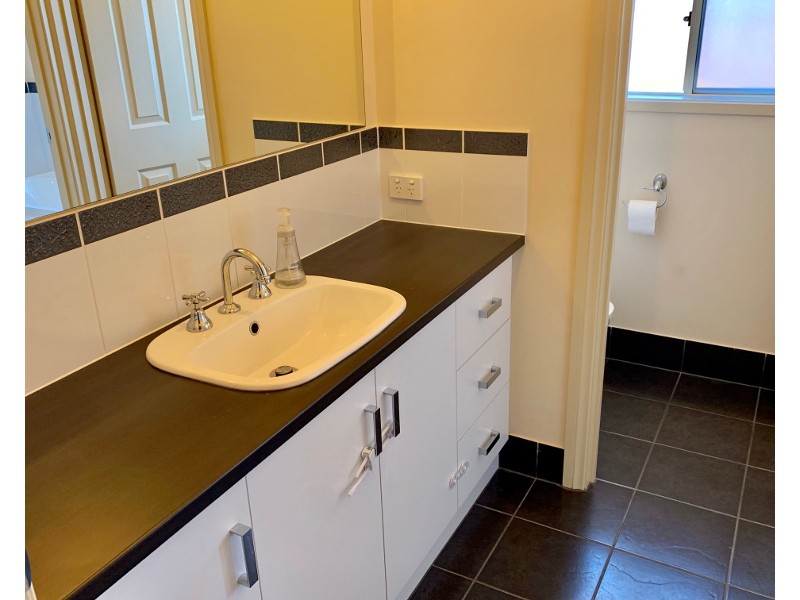 8 Gill Street, Moonta Bay SA 5558