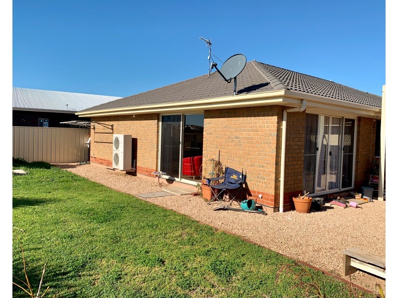 8 Gill Street, Moonta Bay SA 5558
