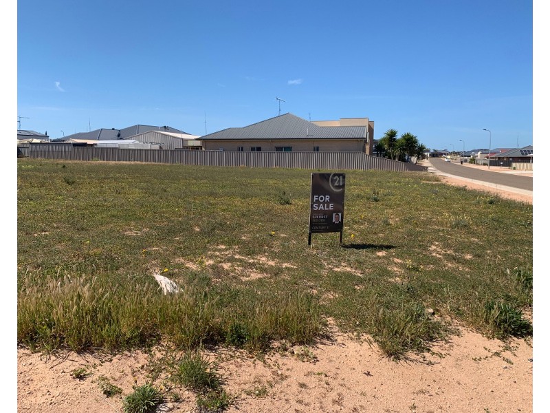 18 Stocker Street, Moonta Bay SA 5558
