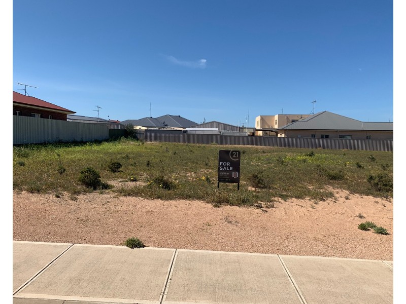 16 Stocker Street, Moonta Bay SA 5558