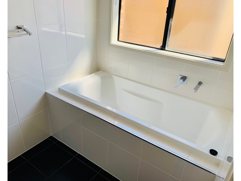 4 Gill Street, Moonta Bay SA 5558