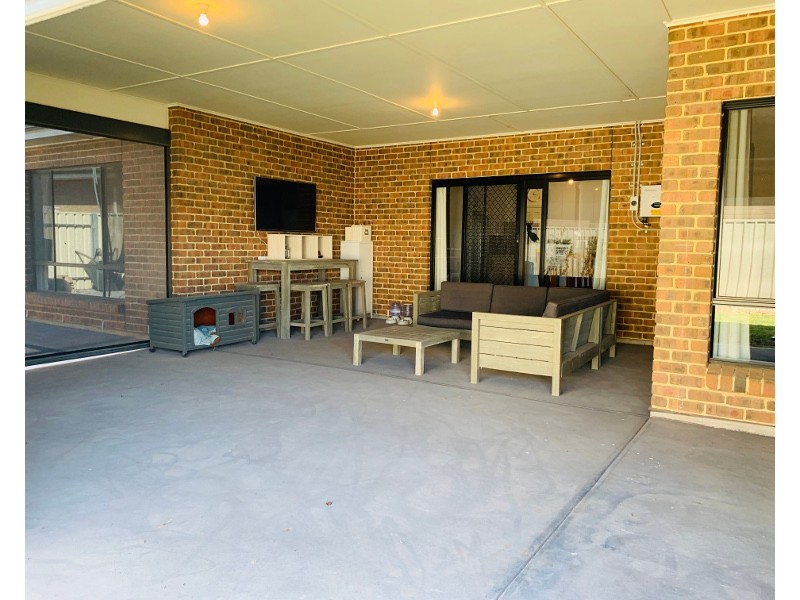 4 Gill Street, Moonta Bay SA 5558