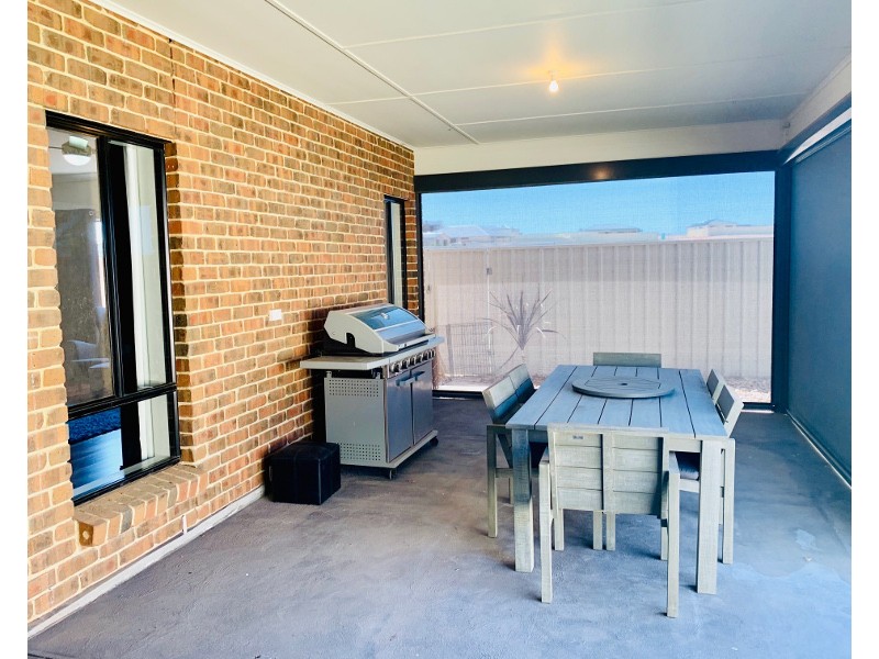 4 Gill Street, Moonta Bay SA 5558