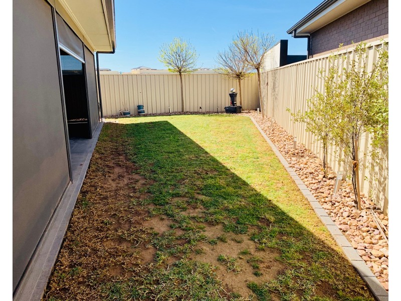 4 Gill Street, Moonta Bay SA 5558