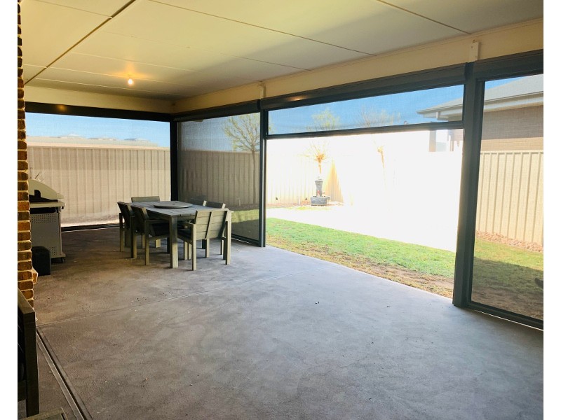 4 Gill Street, Moonta Bay SA 5558