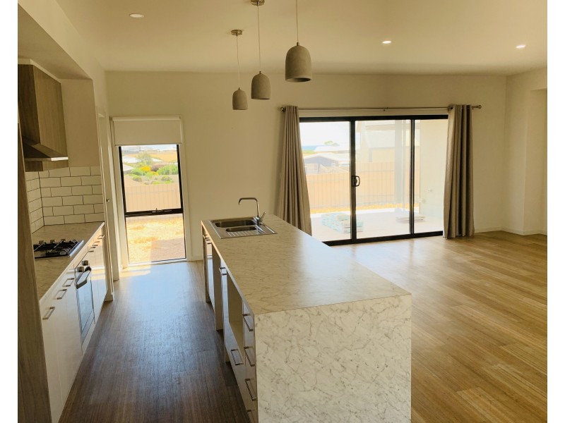 25 Keen Street, Moonta Bay SA 5558