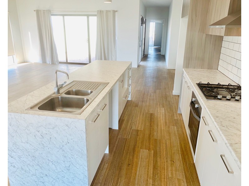 25 Keen Street, Moonta Bay SA 5558