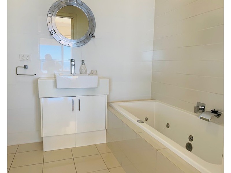 9 Trelawney Street, Moonta Bay SA 5558