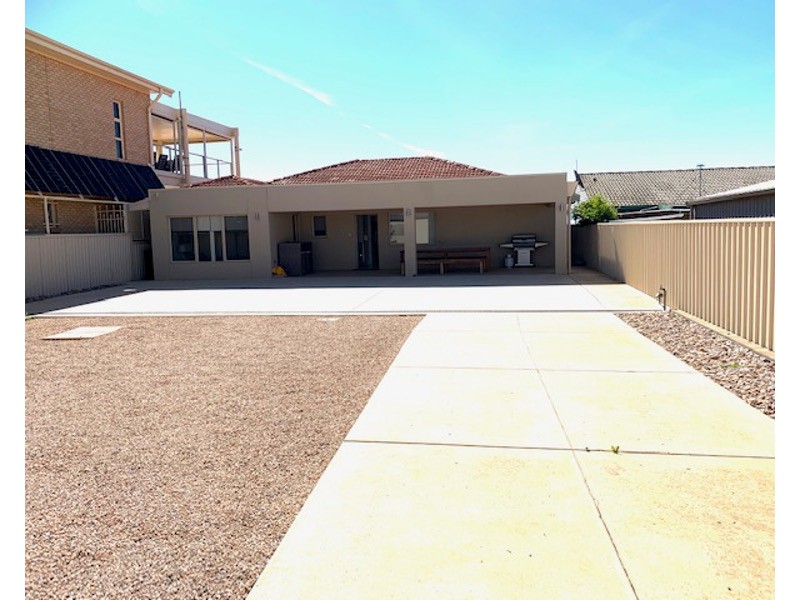 9 Trelawney Street, Moonta Bay SA 5558