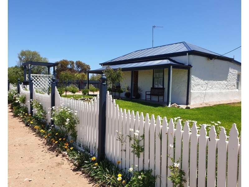 1 Kadina Road, Moonta SA 5558