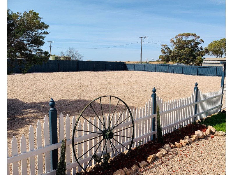 1 Kadina Road, Moonta SA 5558