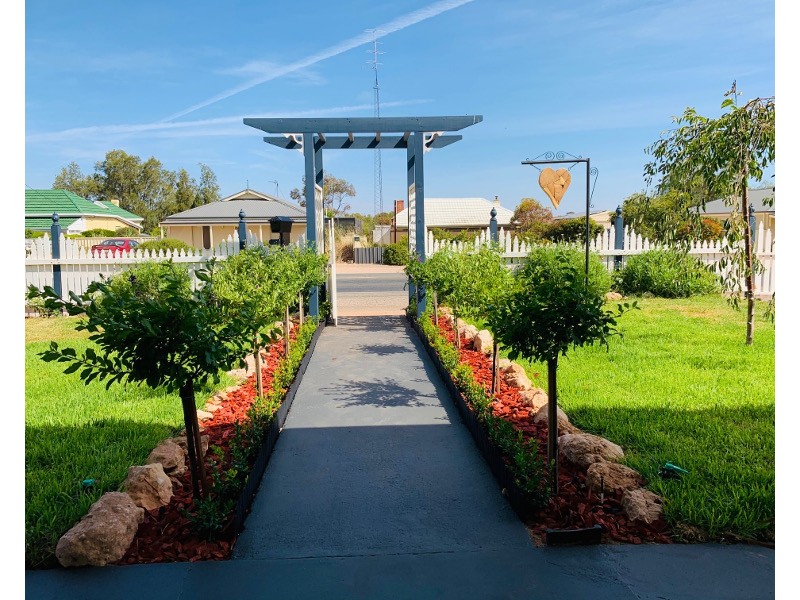 1 Kadina Road, Moonta SA 5558