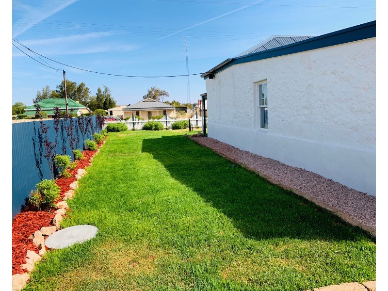 1 Kadina Road, Moonta SA 5558