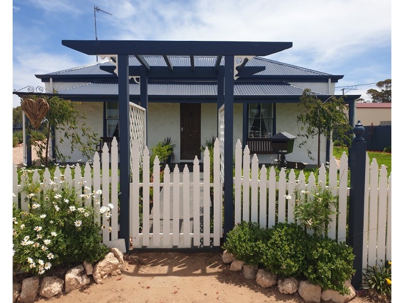 1 Kadina Road, Moonta SA 5558