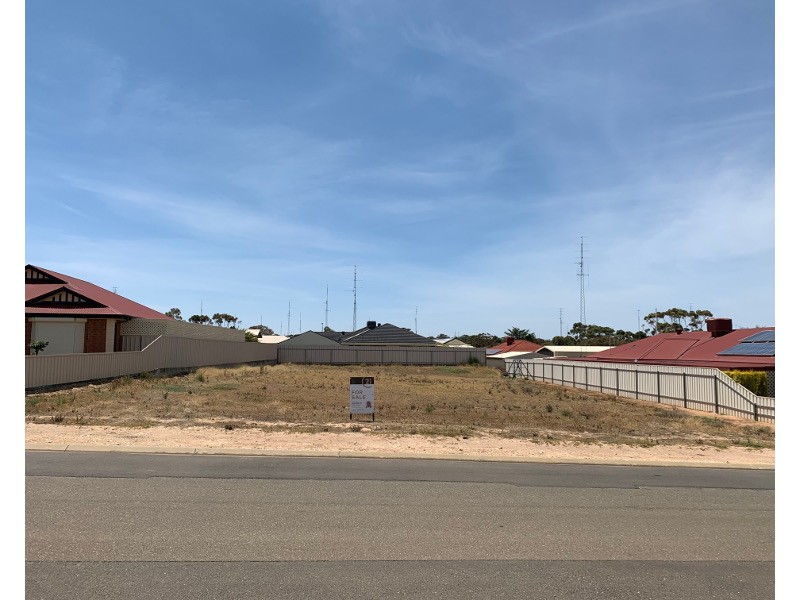 4 Harbison Street, Moonta Bay SA 5558