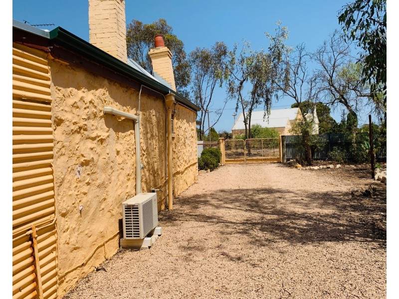 17 Bower Street, Moonta Mines SA 5558