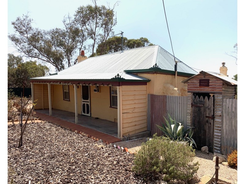 17 Bower Street, Moonta Mines SA 5558