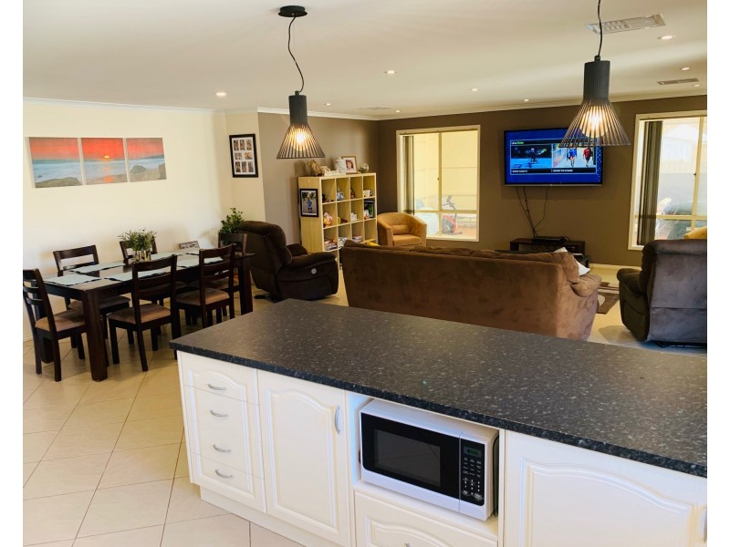 7 Clayton Street, Moonta Bay SA 5558