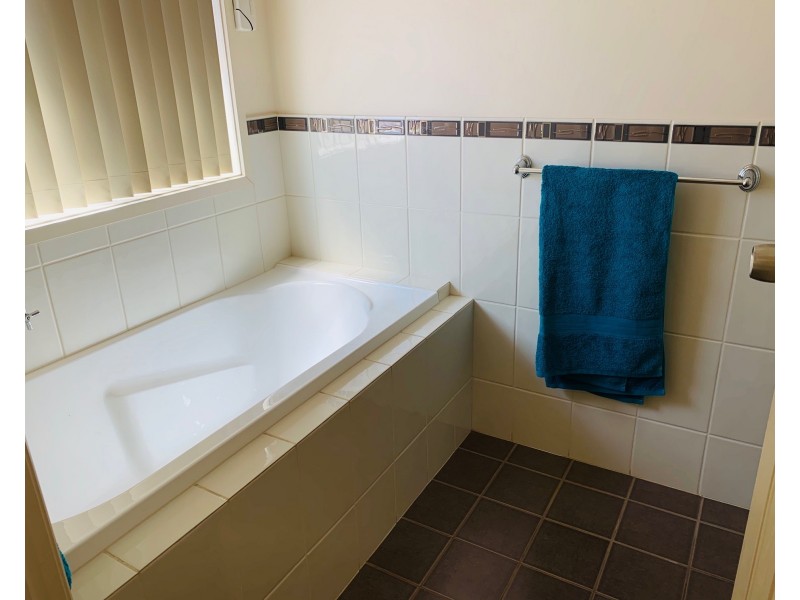 7 Clayton Street, Moonta Bay SA 5558