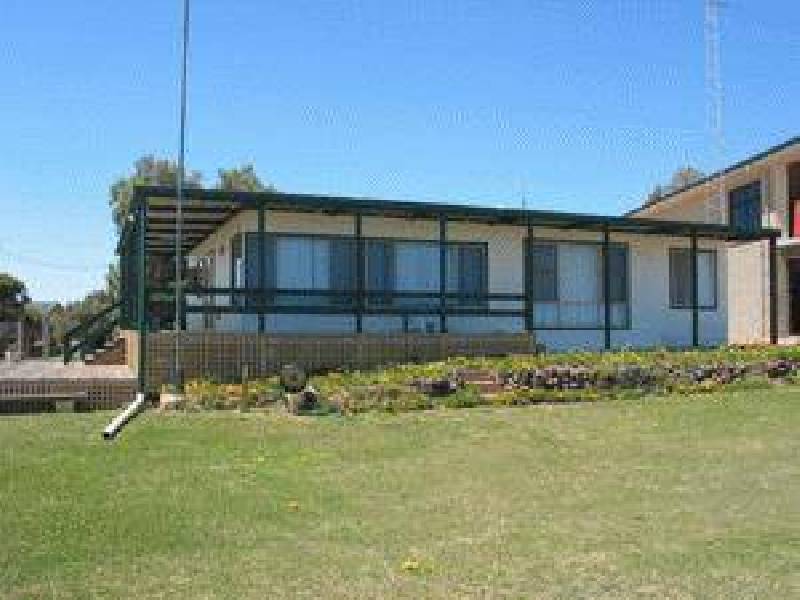 2 FRANCIS PLACE, Moonta Bay SA 5558