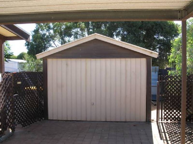 5 Moontana Avenue, Moonta Bay SA 5558