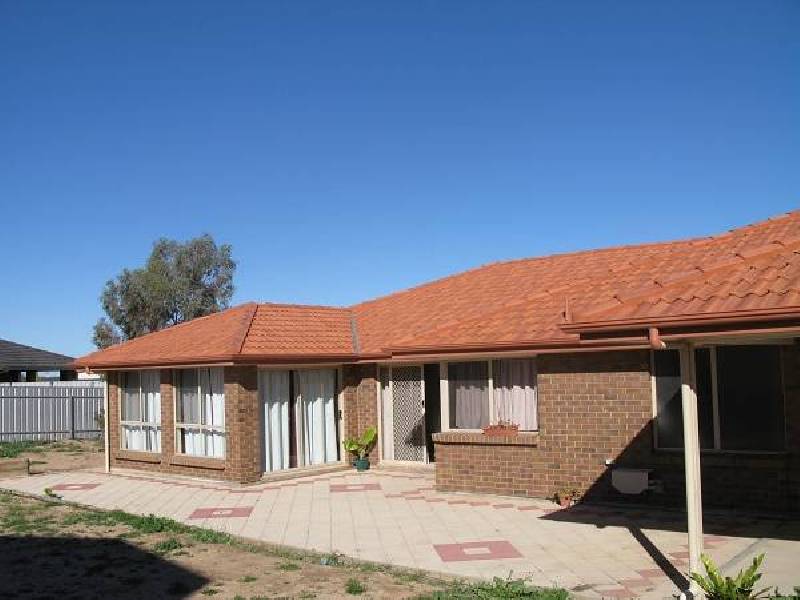 11 Seaview Road, Moonta Bay SA 5558