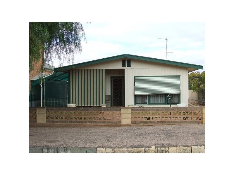 35 FIRST STREET, Quorn SA 5433