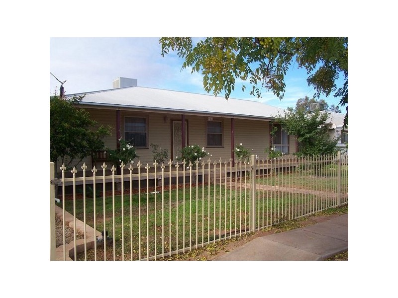 6 JOHNSON AVENUE, Stirling North SA 5710