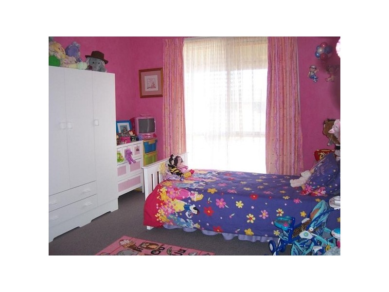 6 JOHNSON AVENUE, Stirling North SA 5710