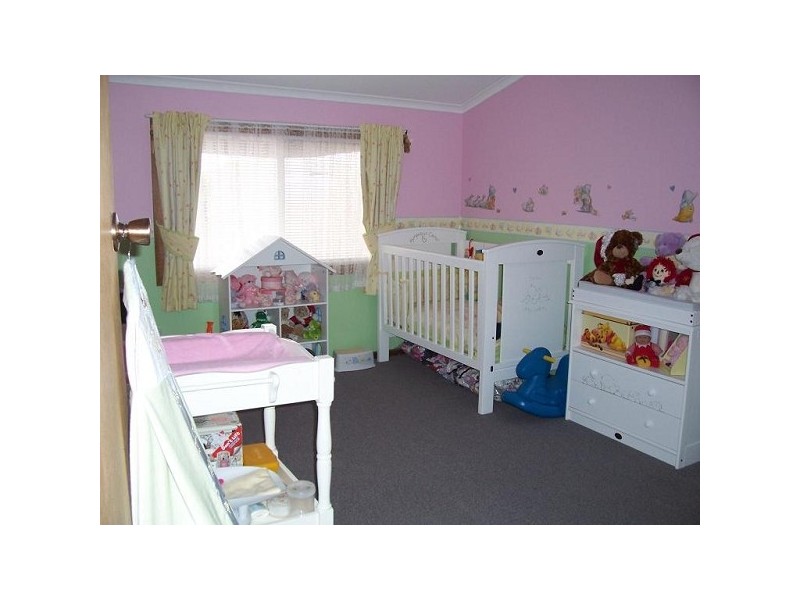 6 JOHNSON AVENUE, Stirling North SA 5710