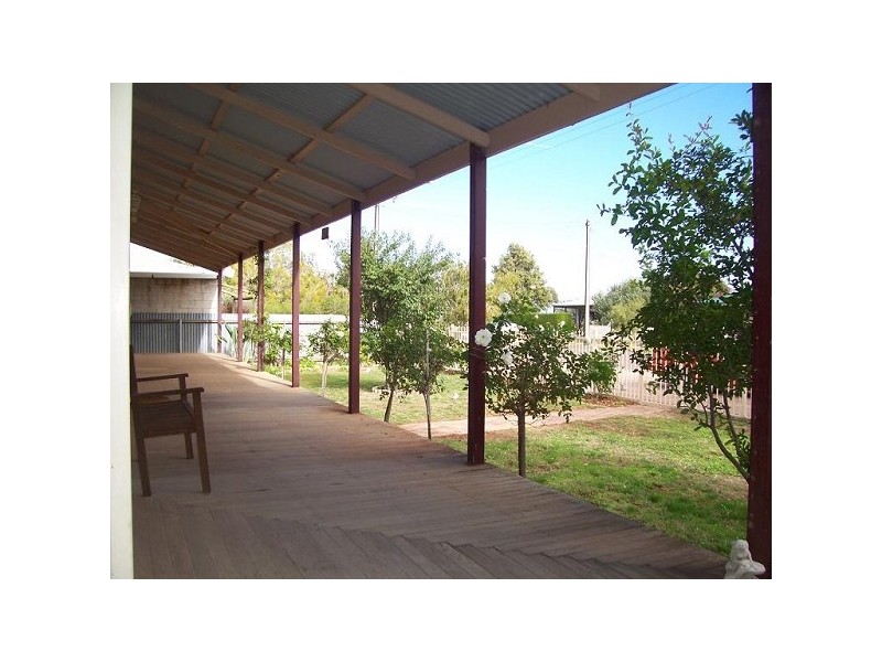 6 JOHNSON AVENUE, Stirling North SA 5710