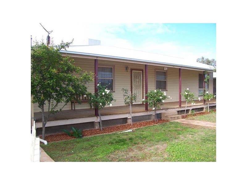 6 JOHNSON AVENUE, Stirling North SA 5710