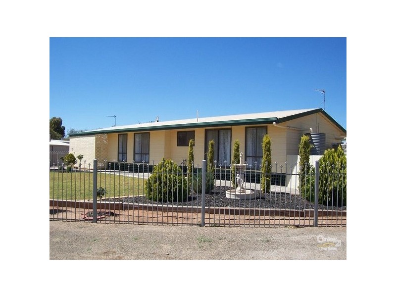 10 BARBER STREET, Quorn SA 5433