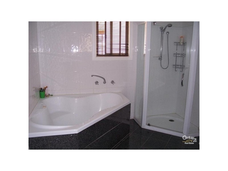 10 BARBER STREET, Quorn SA 5433