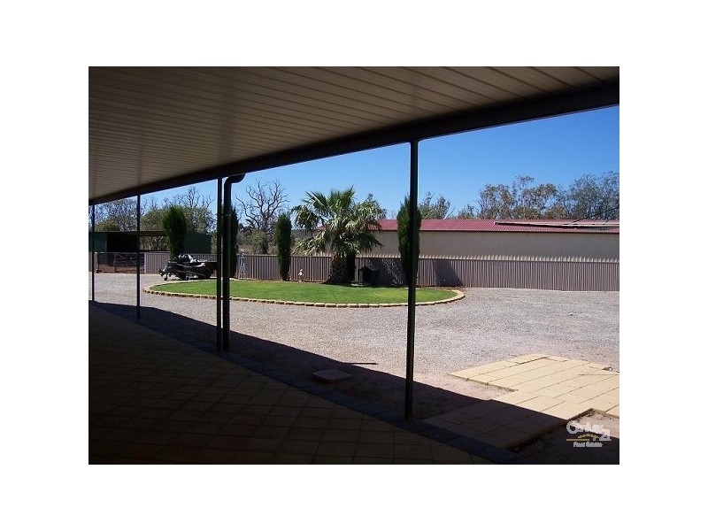 10 BARBER STREET, Quorn SA 5433