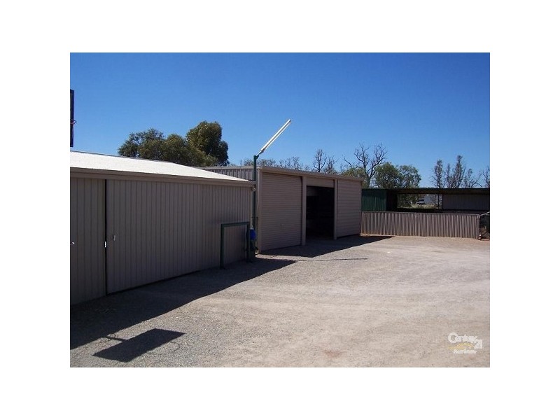 10 BARBER STREET, Quorn SA 5433