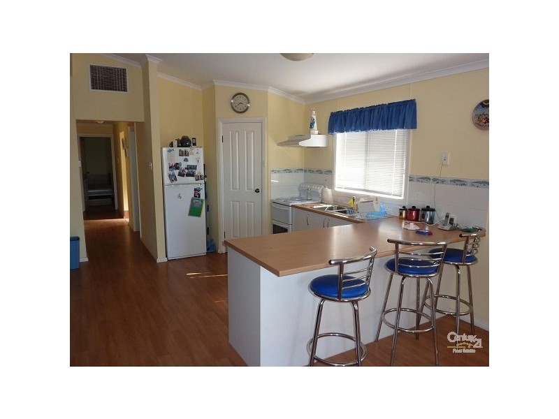 4 POOL CRESCENT, Miranda SA 5700