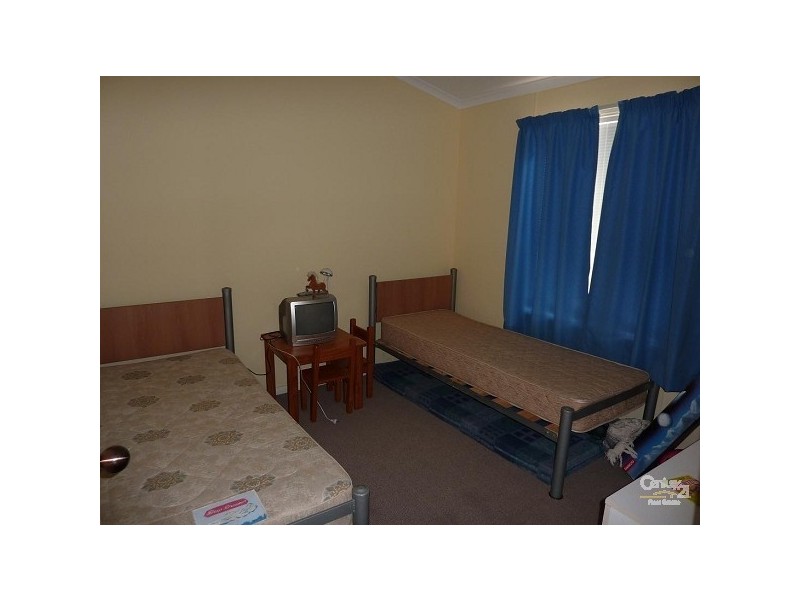 4 POOL CRESCENT, Miranda SA 5700