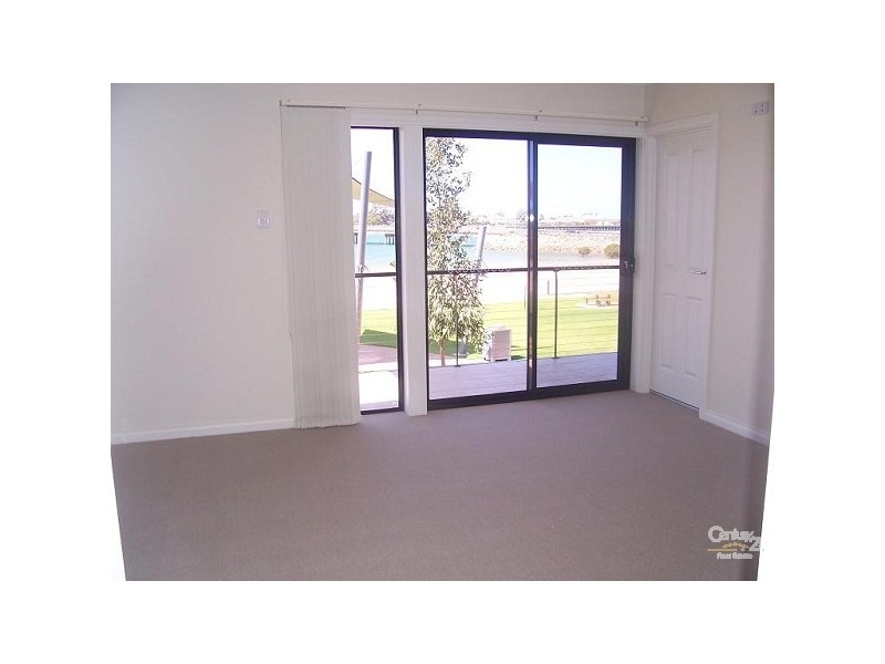 8 WESTERN BEACH ROAD, Port Augusta West SA 5700